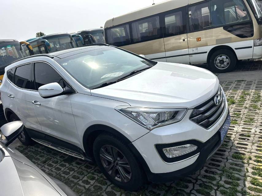 Hyundai Santa Fe 2.0T Automatic2WD 5 Seats
