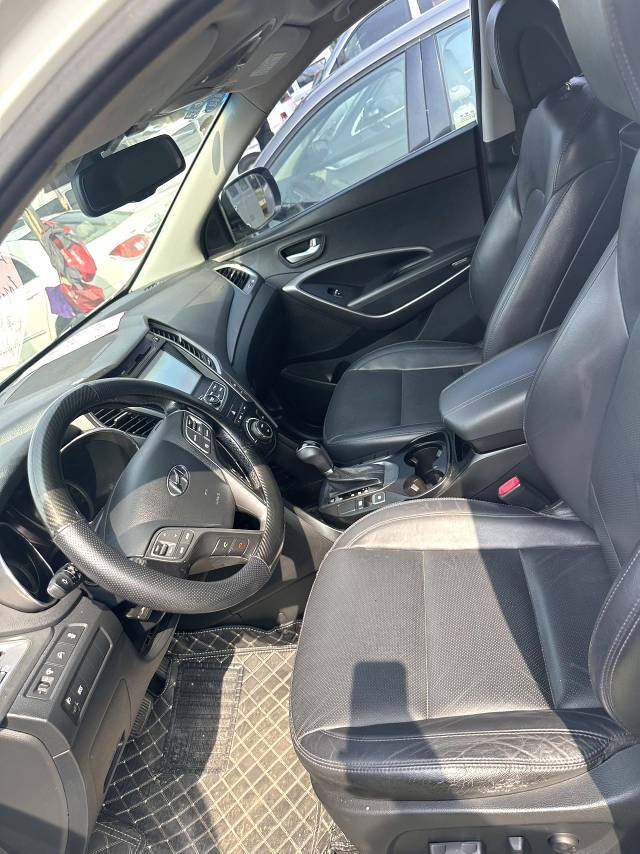 Hyundai Santa Fe 2.0T Automatic2WD 5 Seats
