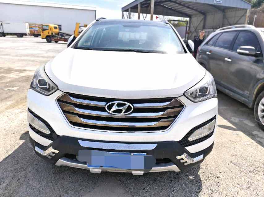 Hyundai Santa Fe 2.4L Automatic2WD