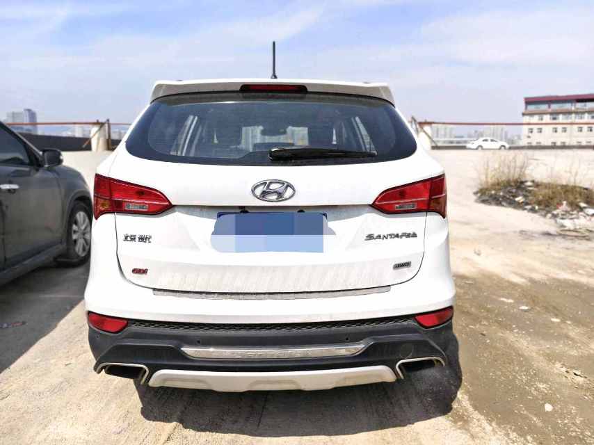 Hyundai Santa Fe 2.4L Automatic2WD