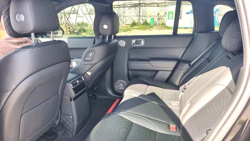 Li Auto L (Liter) 7 Ultra