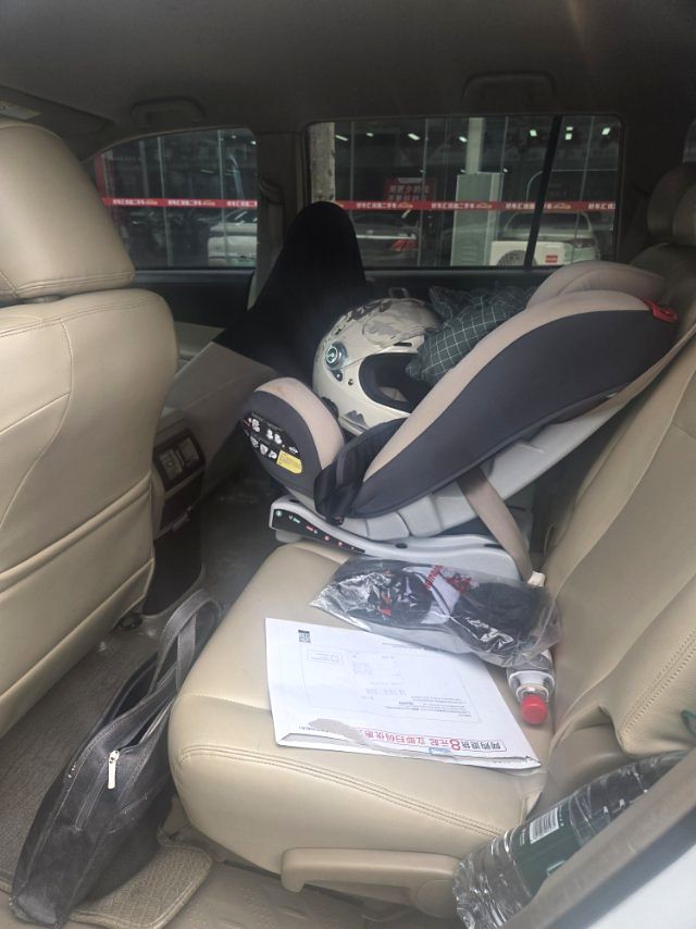 Toyota Highlander 2,7 л, 2WD, 5-местная версия Elite