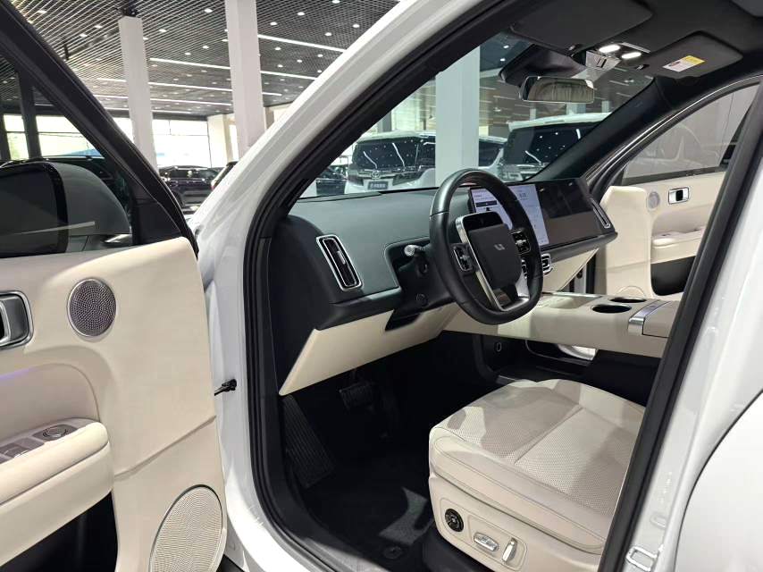 Li Auto L (Liter) 6 Pro
