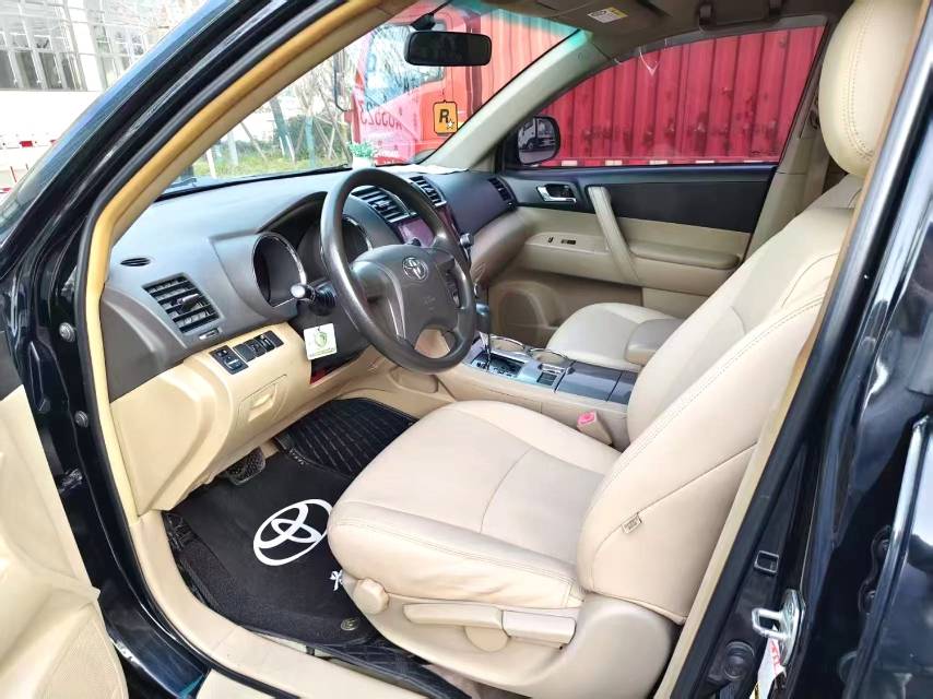 汉兰达 Model Year 2.7L 2WD 5 座精英版