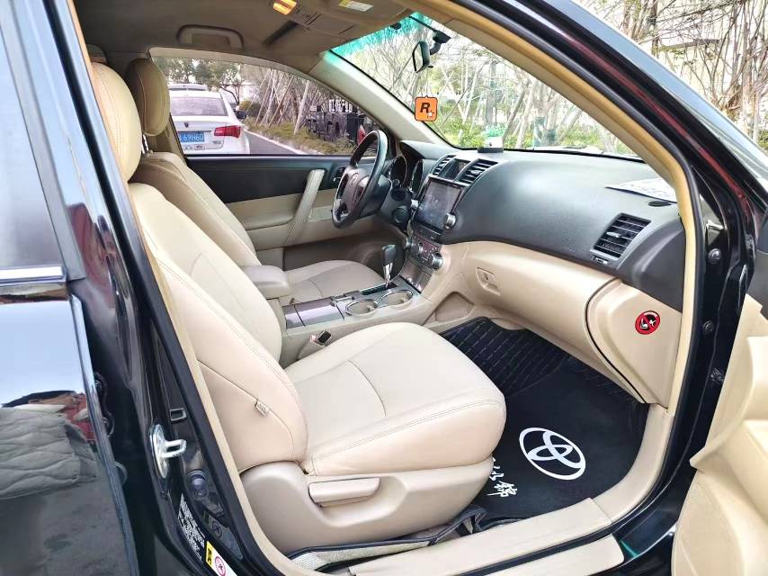 汉兰达 Model Year 2.7L 2WD 5 座精英版