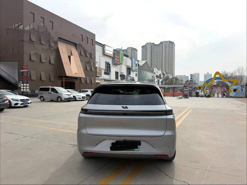 Li Auto L (Liter) 6 Pro