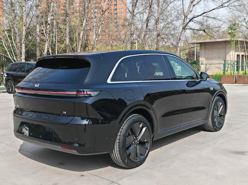 Li Auto L (литр) 6 Pro