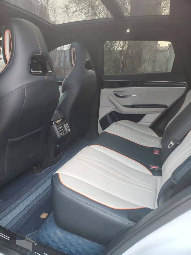 BYD PLUS — электромобиль на альтернативном топливе с запасом хода 520 км, люкс-класс