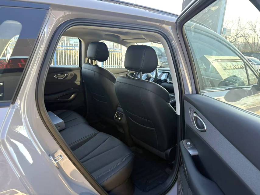 Электромобиль BYD 05 с запасом хода 520 км
