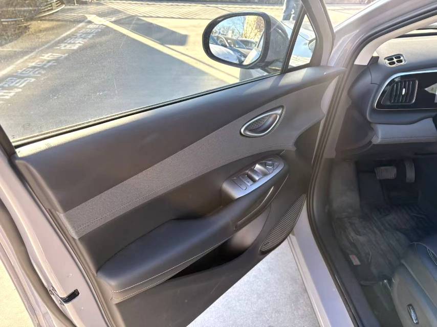 Электромобиль BYD 05 с запасом хода 520 км