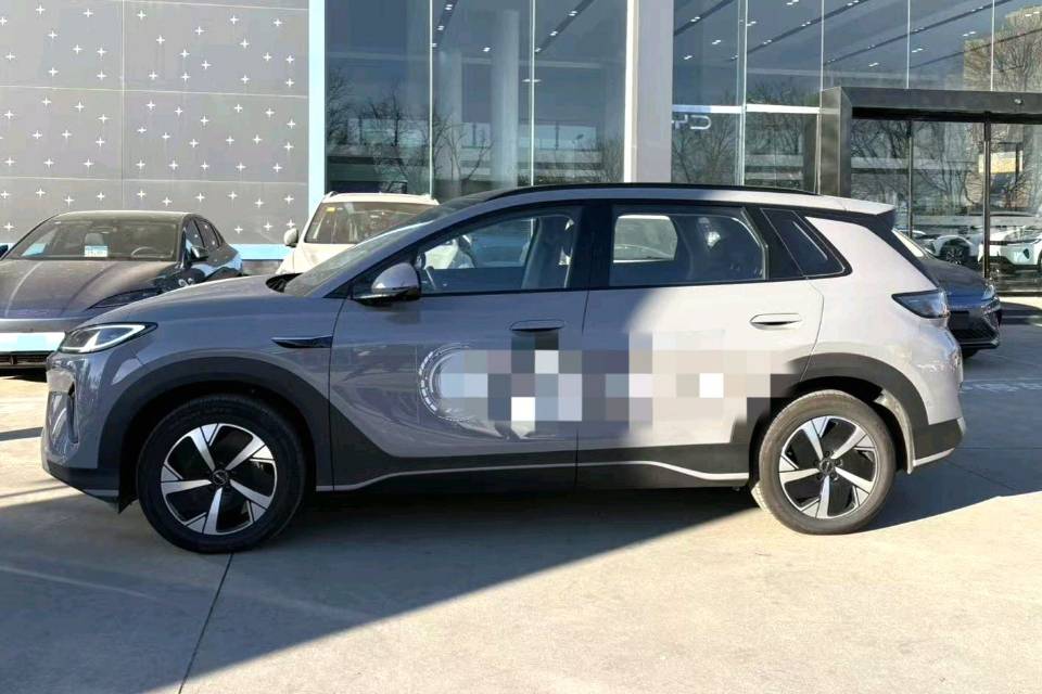 Электромобиль BYD 05 с запасом хода 520 км