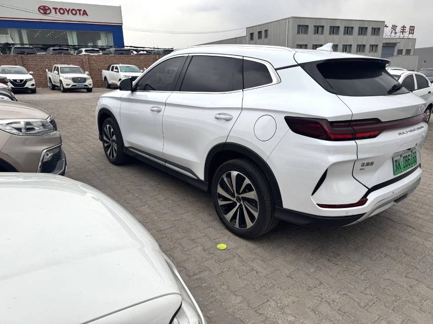 宋 PLUS New Energy Model Year 荣耀版 Electric Vehicle 520km Luxury