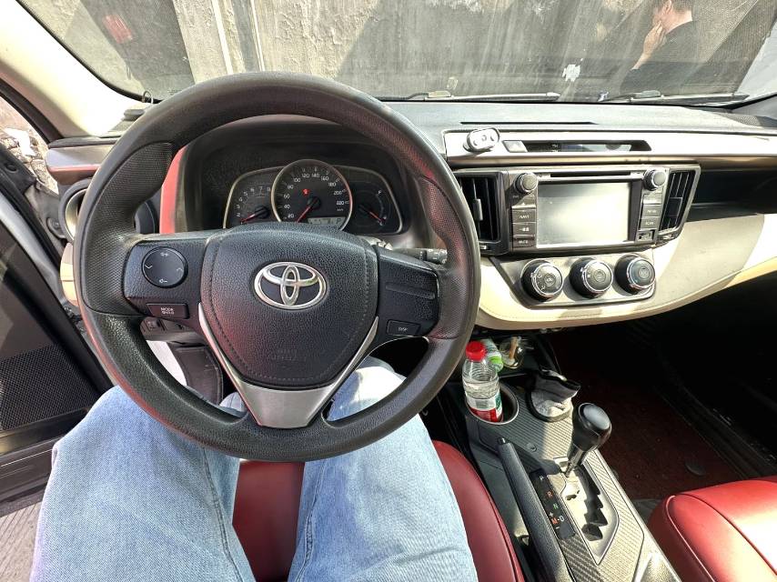 Toyota RAV 4 2.0L CVT 2WD