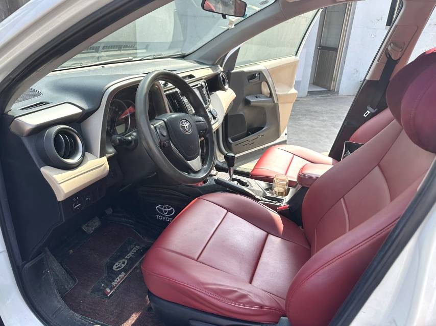 Toyota RAV 4 2.0L CVT 2WD