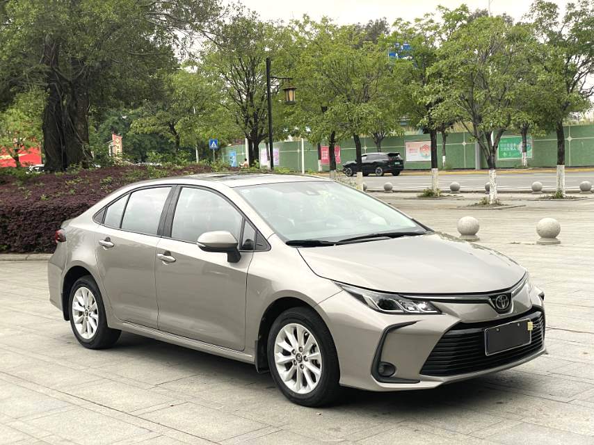 Toyota Corolla 1.2T S в комплектации CVT PLUS