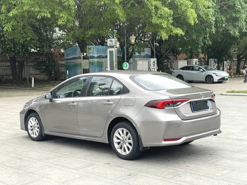 Toyota Corolla 1.2T S в комплектации CVT PLUS
