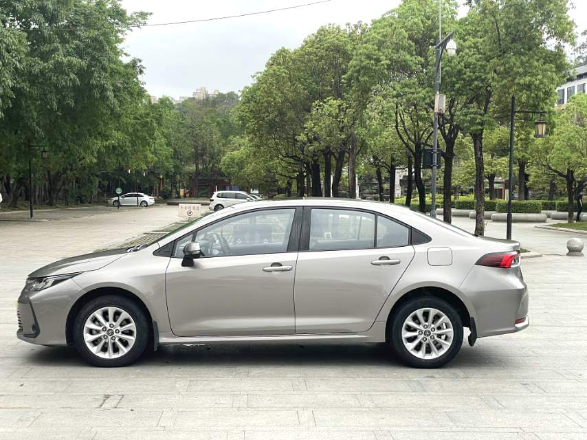 Toyota Corolla 1.2T S в комплектации CVT PLUS