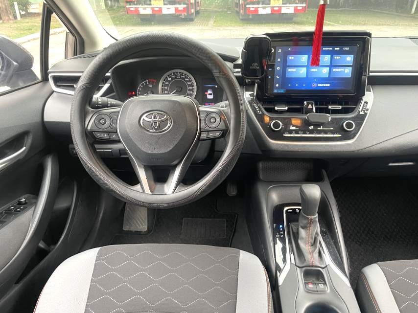 Toyota Corolla 1.2T S в комплектации CVT PLUS