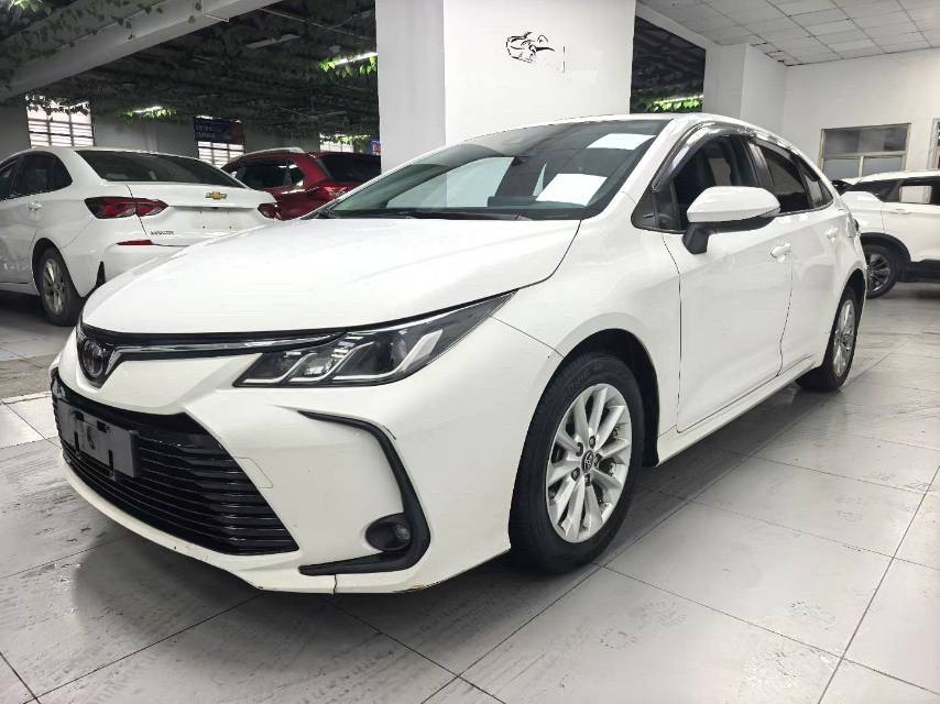 Toyota Corolla 1.2T S в комплектации CVT PLUS