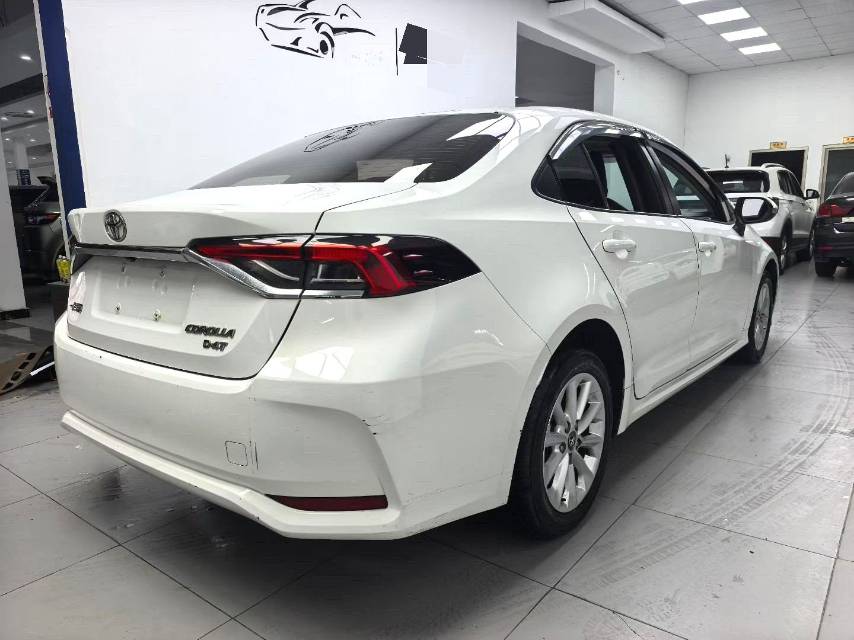 Toyota Corolla 1.2T S в комплектации CVT PLUS