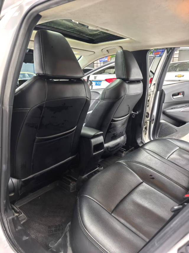 Toyota Corolla 1.2T S в комплектации CVT PLUS