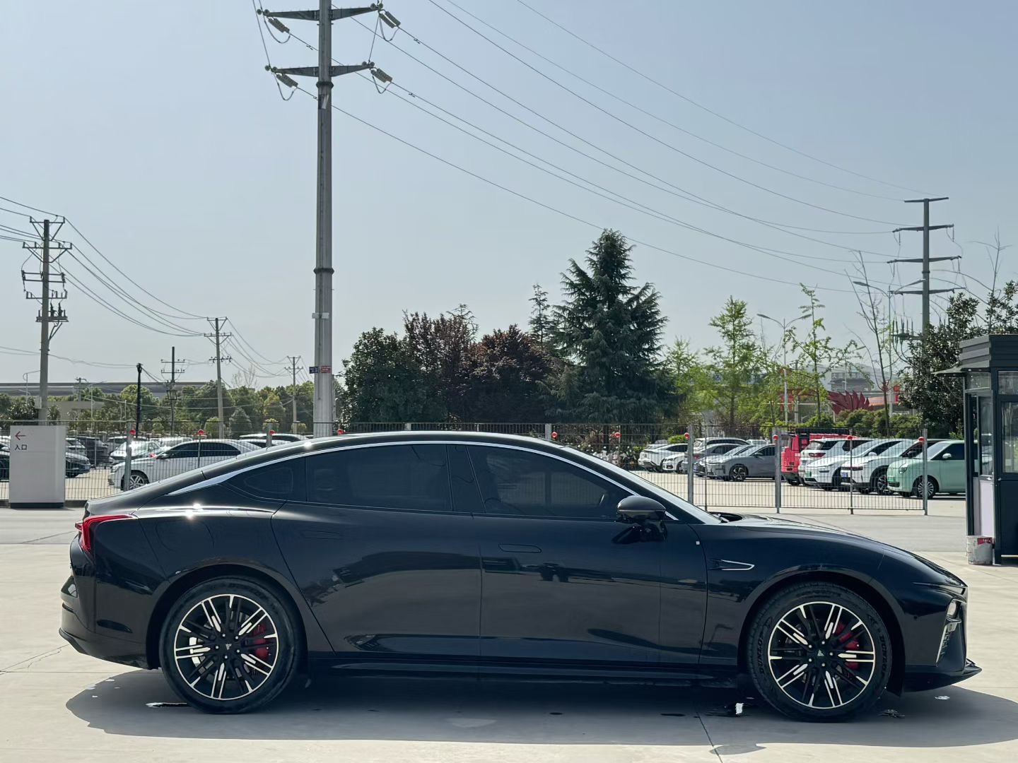 哪吒 S Model Year 增程版 1160km 后驱小版