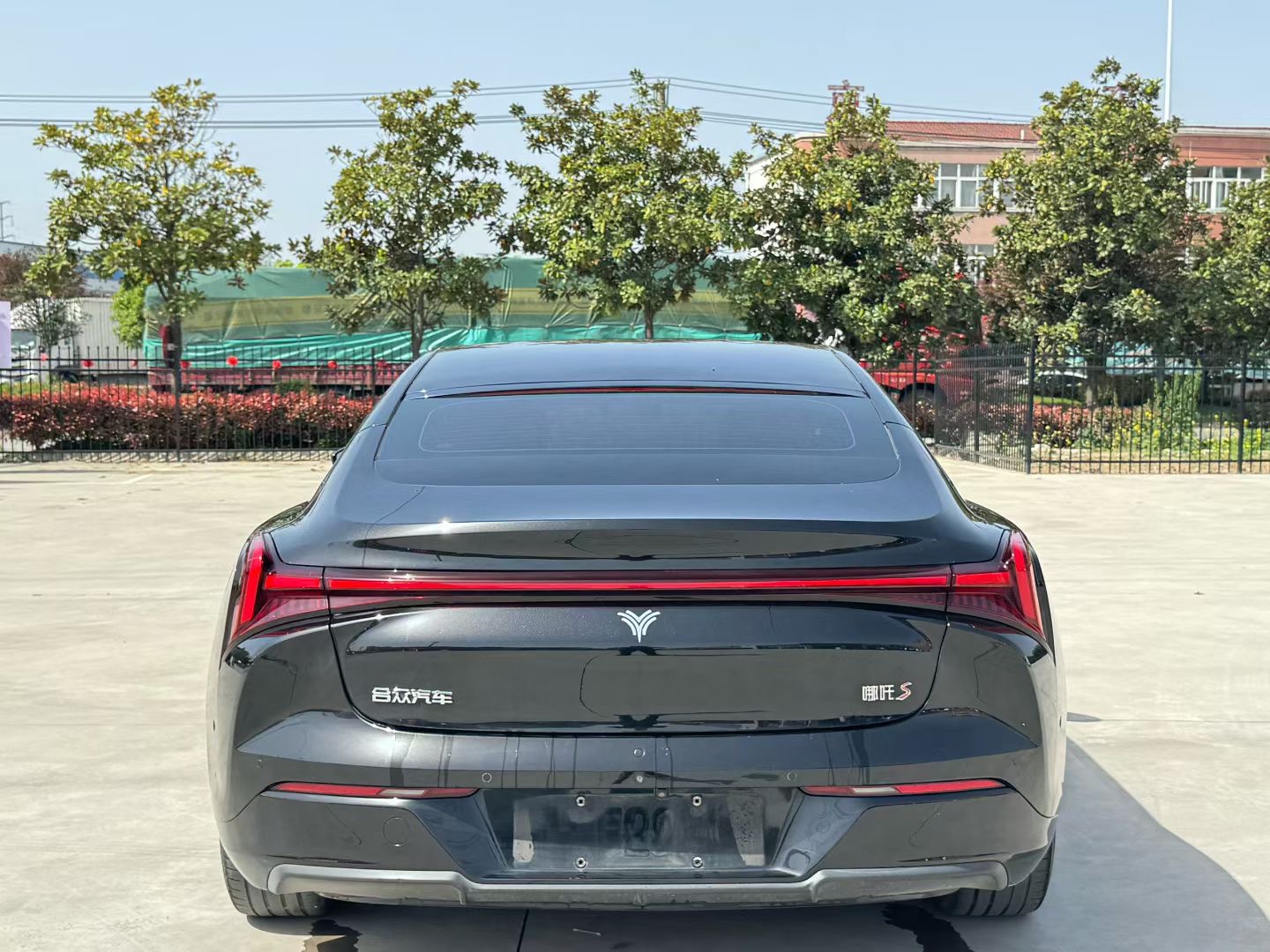 哪吒 S Model Year 增程版 1160km 后驱小版