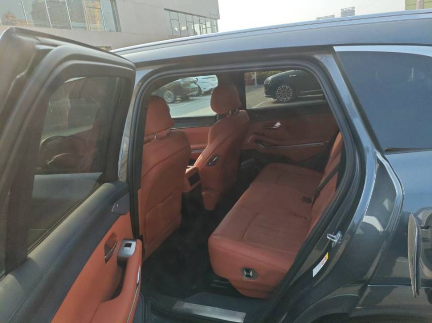 Электромобиль BYD L (Liter) с запасом хода 600 км и полным приводом