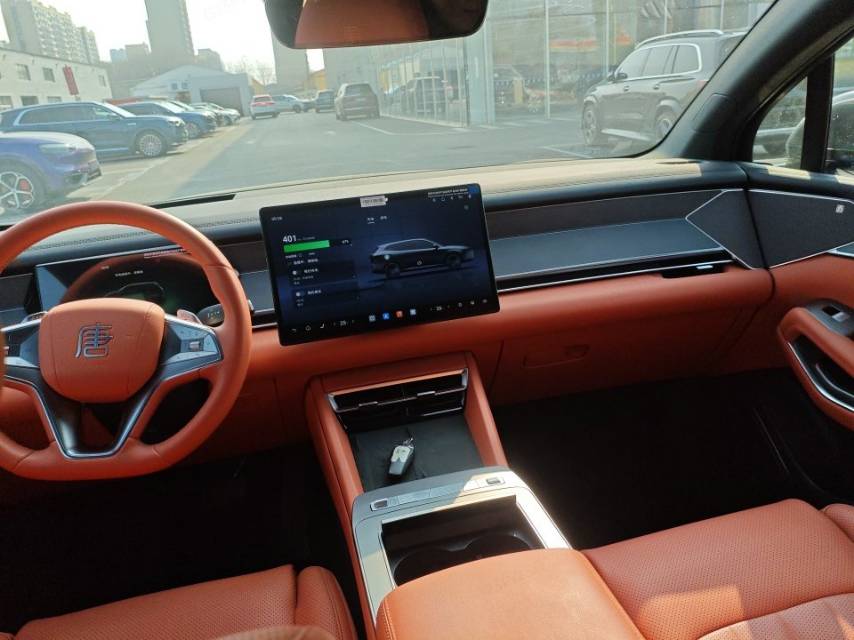 Электромобиль BYD L (Liter) с запасом хода 600 км и полным приводом