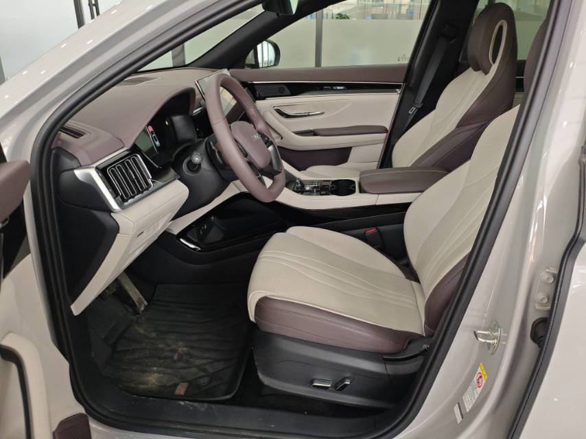 宋 PLUS New Energy Model Year Electric Vehicle 智驾版 520km Premium