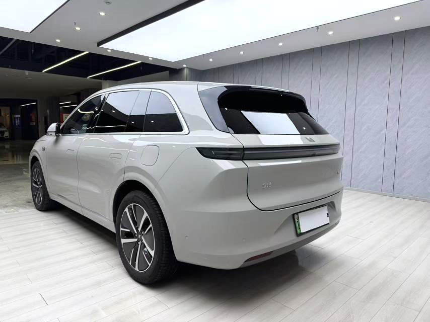 Li Auto L (литр) 6 Pro