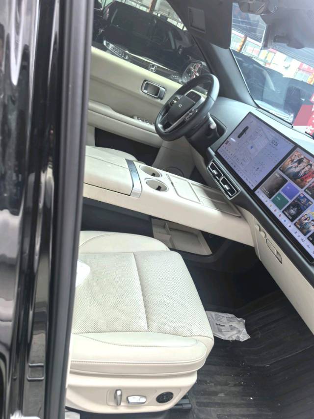 Li Auto L (литр) 6 Pro