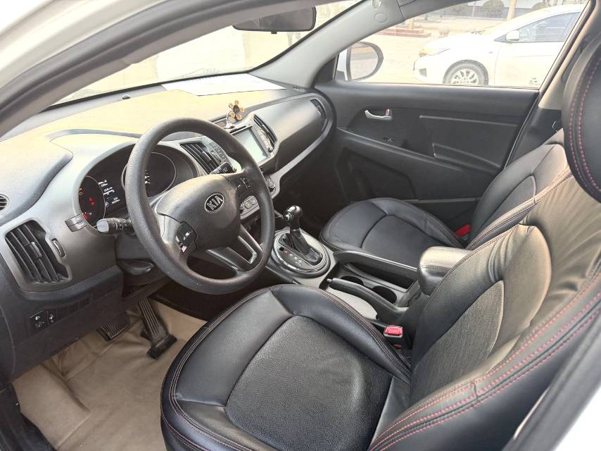 Kia Sportage 2.0L Automatic 2WD GLS