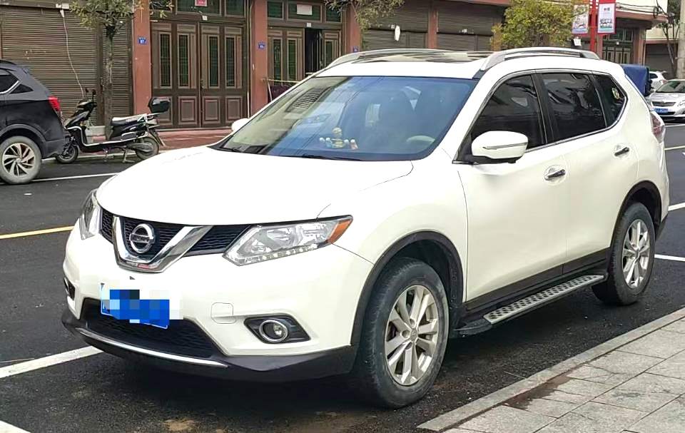 Nissan X-Trail 2,0 л, CVT, передний привод