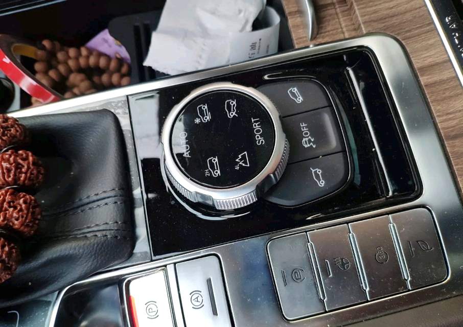 Roewe RX 8 30T 4WD
