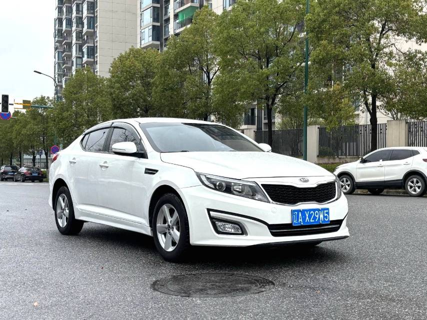 Kia K 5 2.0L Automatic 15 LUX