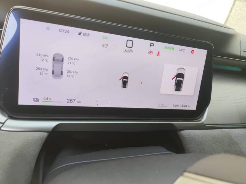 宋 L (Liter) Electric Vehicle Model Year 智驾版 602km 激光雷达四驱型