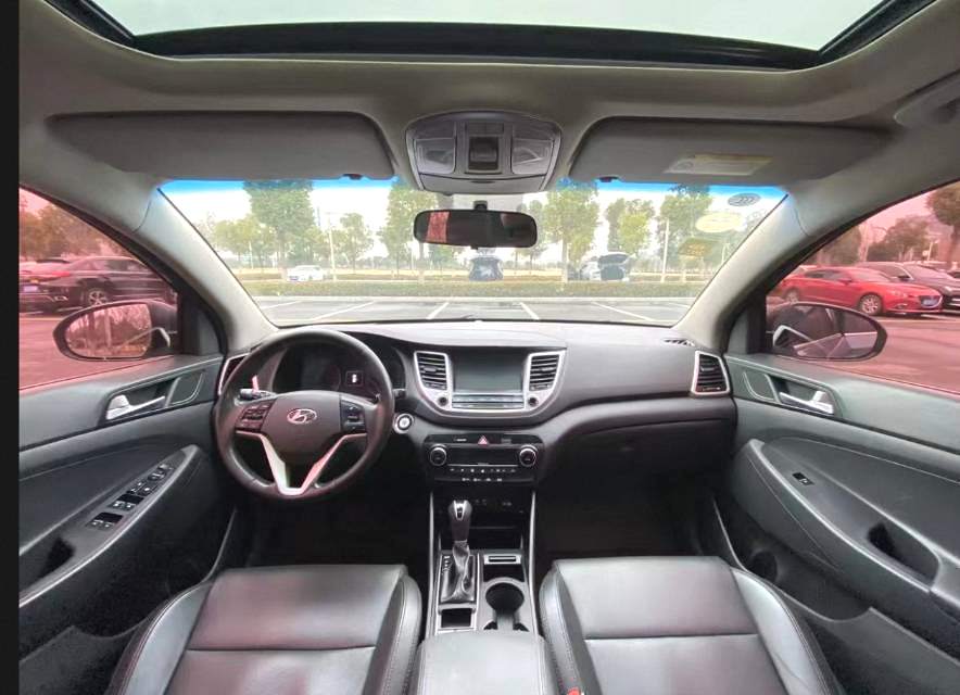 途胜 Model Year 1.6T 双离合两驱智能型