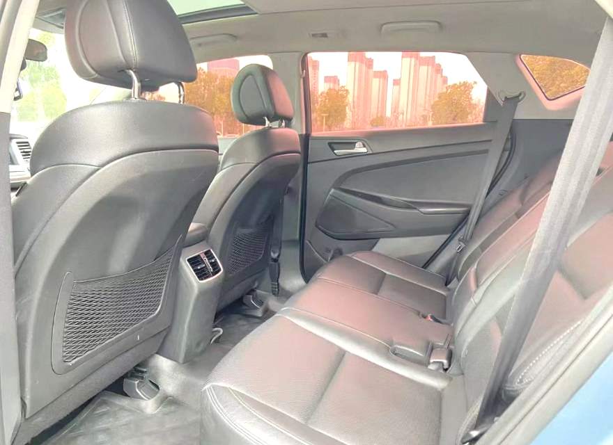 途胜 Model Year 1.6T 双离合两驱智能型