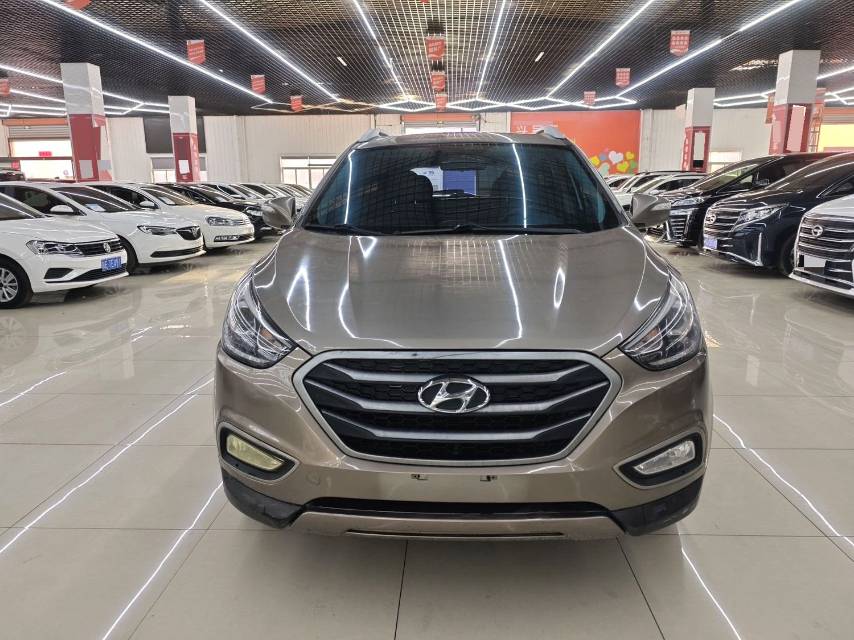 北京现代 ix 35 Model Year 2.0L 自动两驱智能型 GLS 国 V