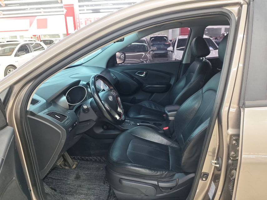 北京现代 ix 35 Model Year 2.0L 自动两驱智能型 GLS 国 V
