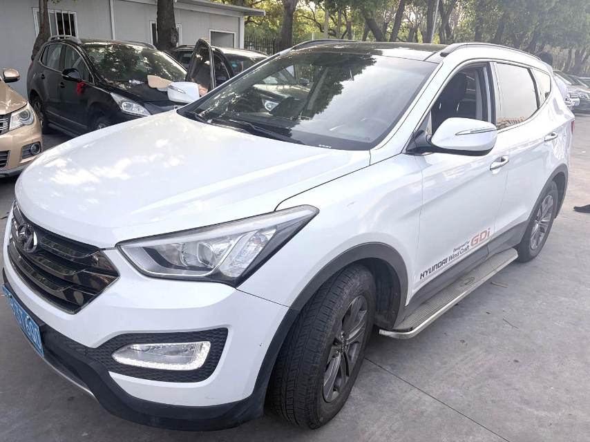 Hyundai Santa Fe 2.4L Automatic2WD
