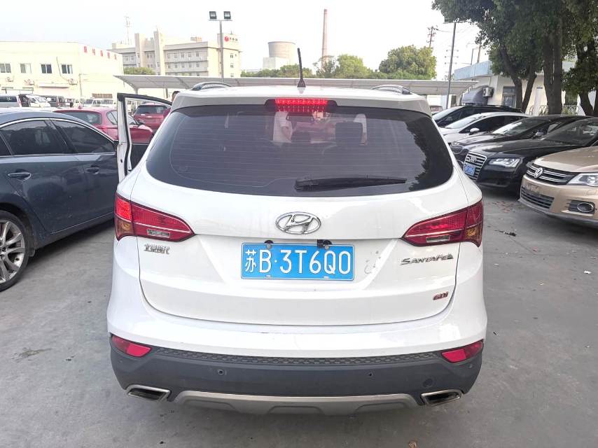 Hyundai Santa Fe 2.4L Automatic2WD