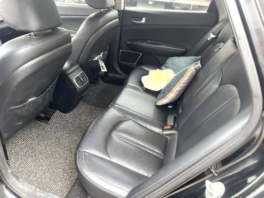 Kia K 5 2.0L hybrid GLS