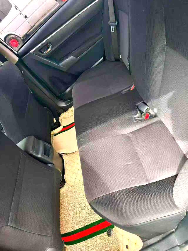 卡罗拉 Model Year 改款双擎 1.8L E CVT 精英版