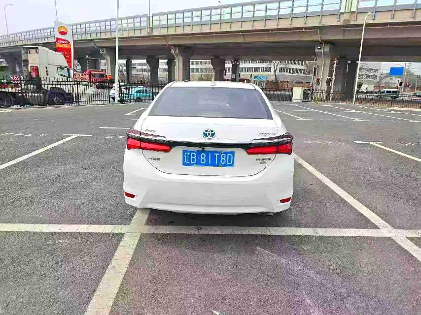 卡罗拉 Model Year 改款双擎 1.8L E CVT 精英版