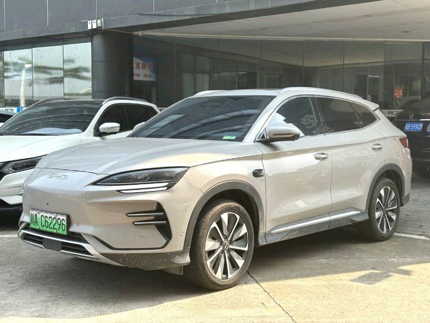 宋 PLUS New Energy Model Year Electric Vehicle 520km Luxury