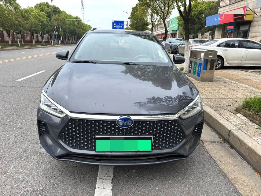 BYD e 2 Model Year 高续航版 耀 Luxury