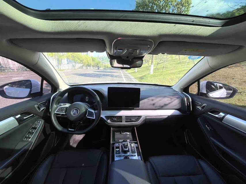 BYD e 2 Model Year 高续航版 耀 Luxury