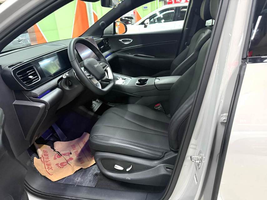 BYD 06 — электромобиль на альтернативном топливе, версия 605 Pro